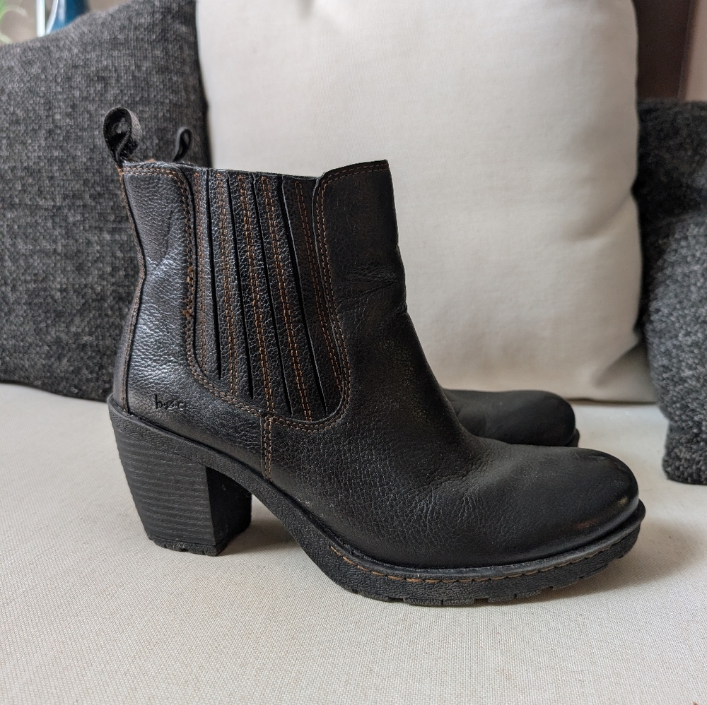b.o.c. Chelsea Black Leather Ankle Boots